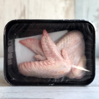 Крыло цыпленка-голошейки, Органическая ферма М2