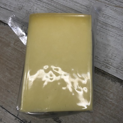 Сыр По-российски из коровьего молока, Органическая ферма М2